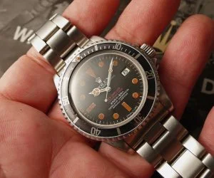 Hawk's Beak Watches | Rolex 1665 sea dweller